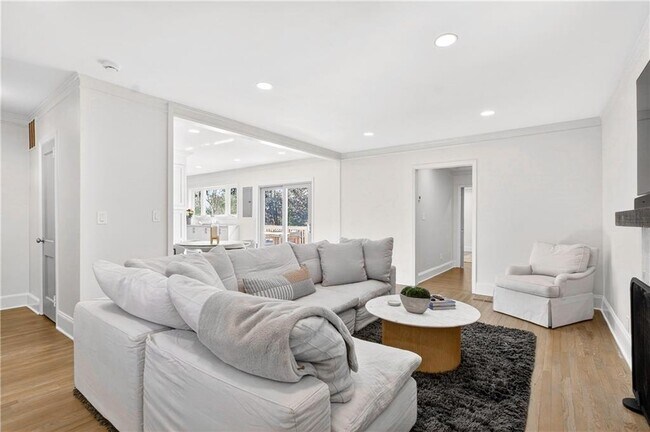 Foto del edificio - 2226 Melante Dr NE