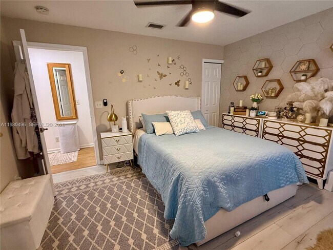 Building Photo - 415 32nd St