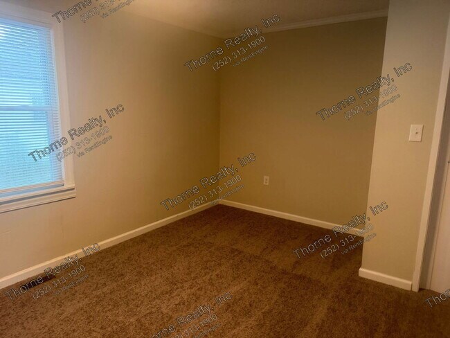 Foto del edificio - 1620 Charter Dr