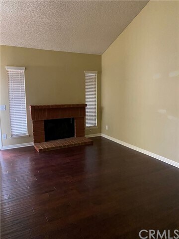 Foto del edificio - 1700 W Cerritos Ave