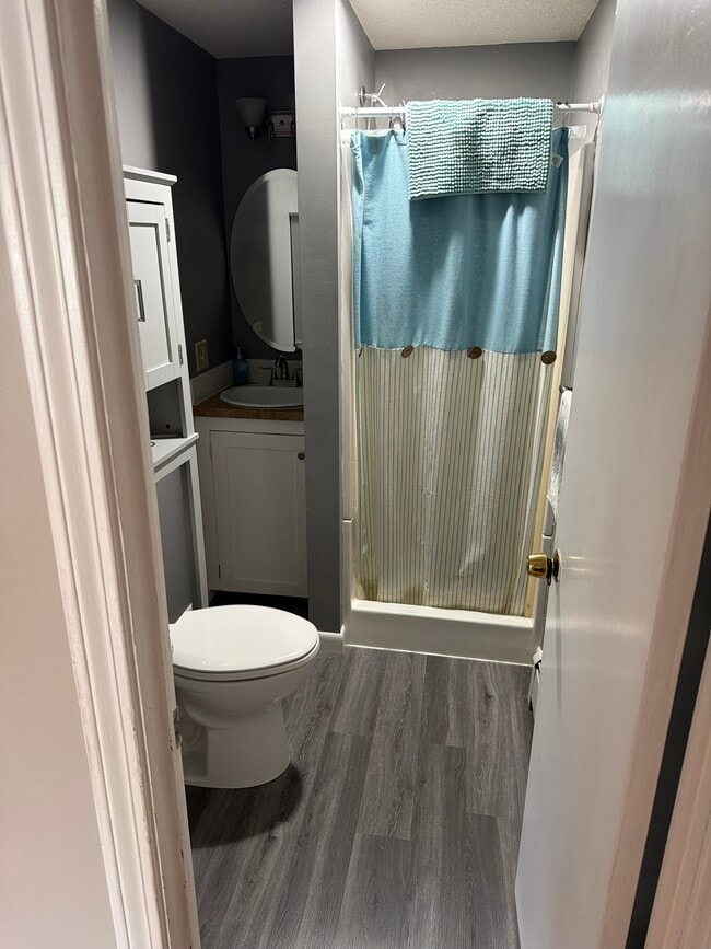 Building Photo - 82 Laura Ln