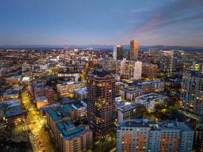 Foto del edificio - 1420 Terry Ave