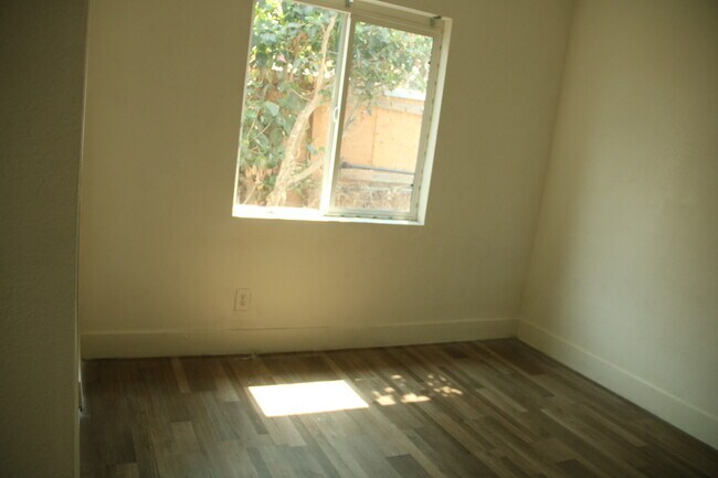 Foto del edificio - 6706 Miramonte Blvd