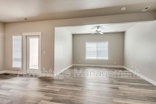 Building Photo - 859 S Aspen Summit Drive