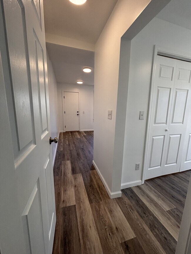 Foto del edificio - 1004 E Delmar St