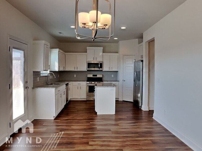 Building Photo - 5901 SW Gentle Winds Ave