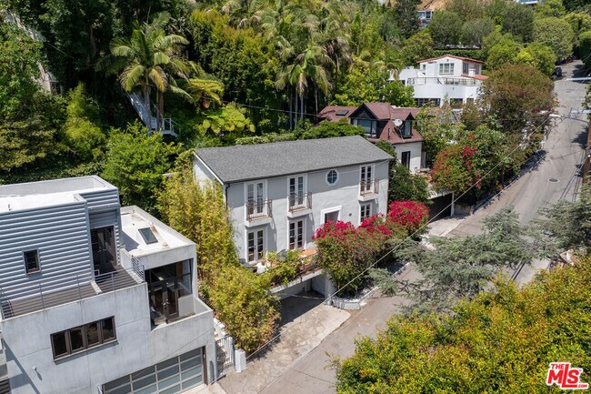 Building Photo - 1531 Marmont Ave