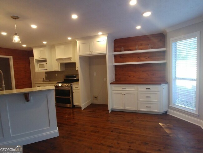 Foto del edificio - 51 Bradford Station Dr