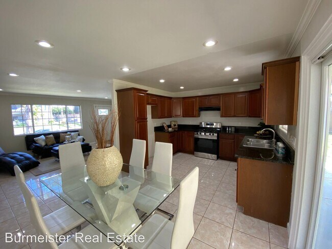 Building Photo - 3 br, 2 bath House - 2871 Emerald Drive