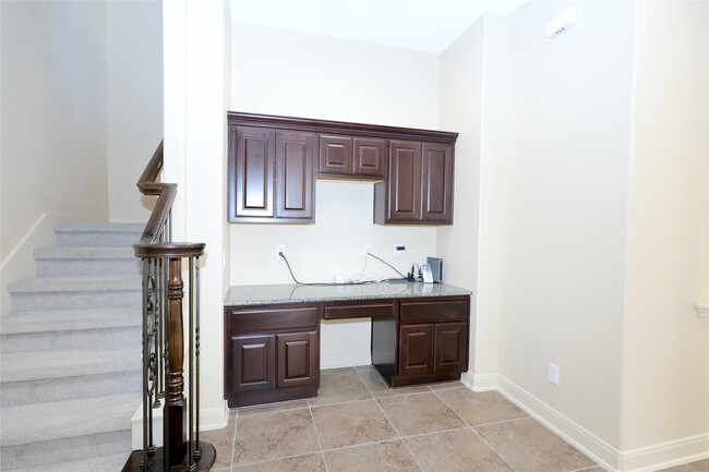 Building Photo - 17311 Quiet Shores Dr