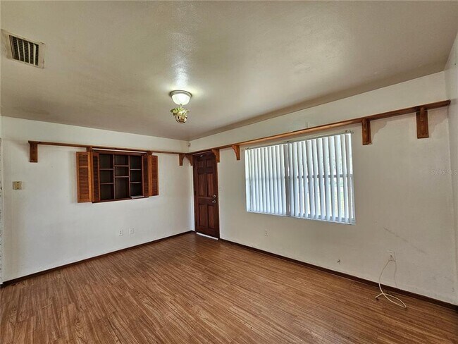 Foto del edificio - 2302 Burns St