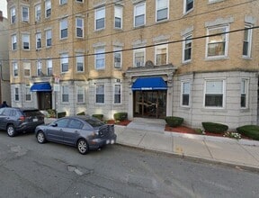 Building Photo - 159 Kelton St