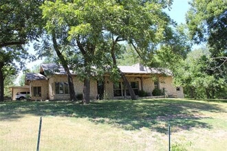 Building Photo - 908 River Rd