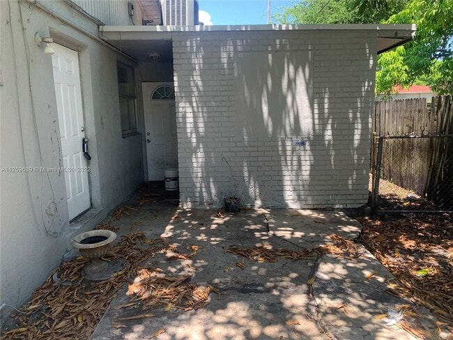 Foto del edificio - 900 NW