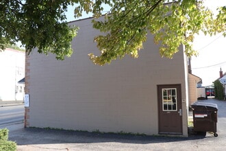 Building Photo - 1103 Front St