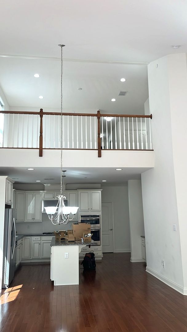 Foto del edificio - Stunning 4-Bedroom Townhouse in Newtown Sq...