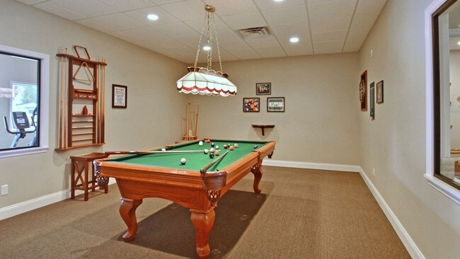 Interior Photo - Island Lakes