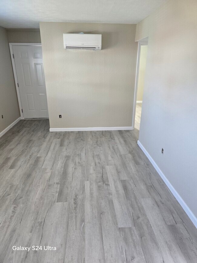 Foto del edificio - 108 Tacoma Rd