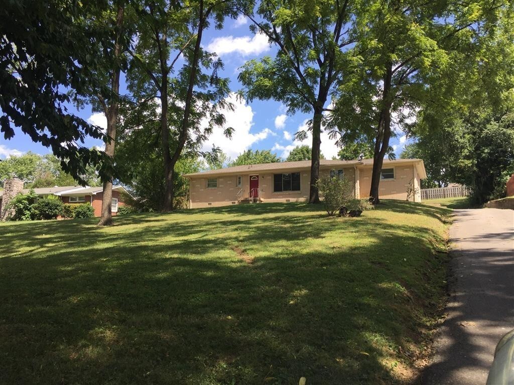 Primary Photo - 2416 Vale Ln
