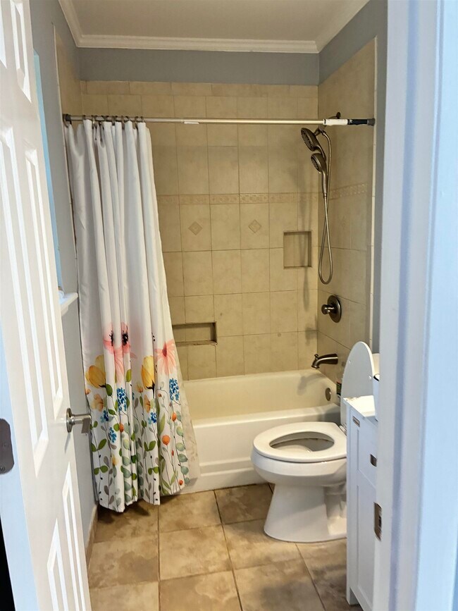 Foto del edificio - 1852 Hopkins Dr