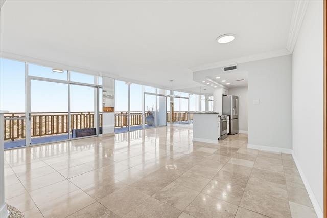 Foto del edificio - 6211 W Northwest Hwy