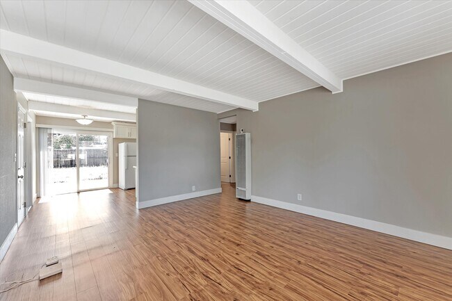Building Photo - 452 Sheryl Dr
