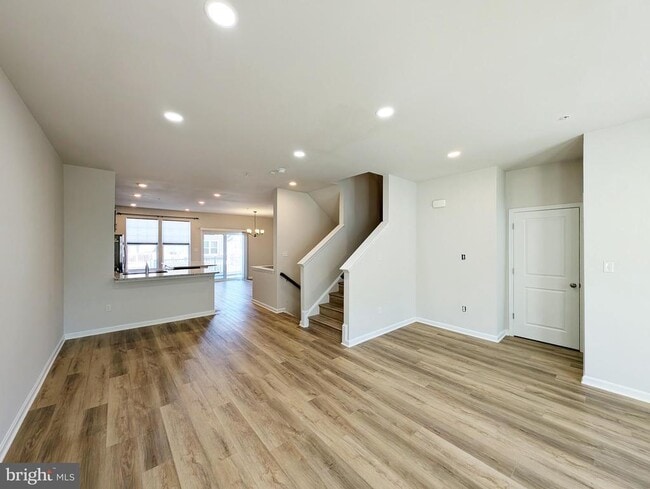 Building Photo - 3106 Laurel Hl Rd