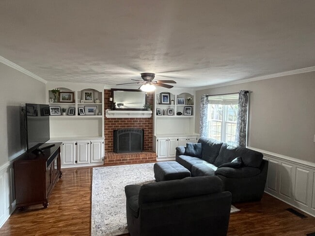Building Photo - 805 Beckley Ln