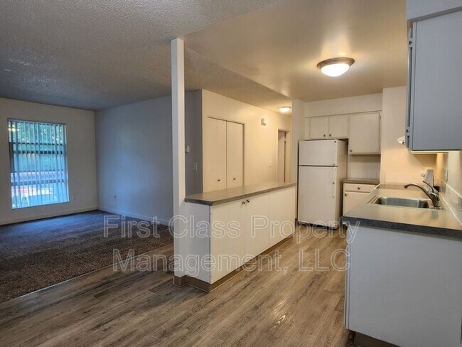 Building Photo - 15951 Quarry Rd