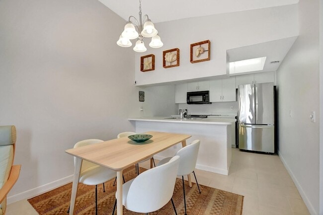 Foto del edificio - 621 Waterside Dr