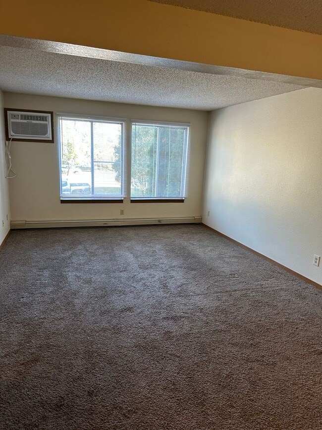 Building Photo - One Bedroom