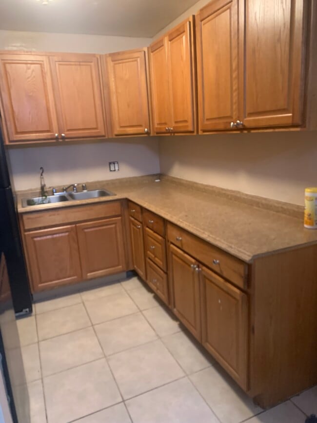 Building Photo - 2800 Cerrillos Rd