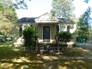 Building Photo - 718 Yorkshire Dr