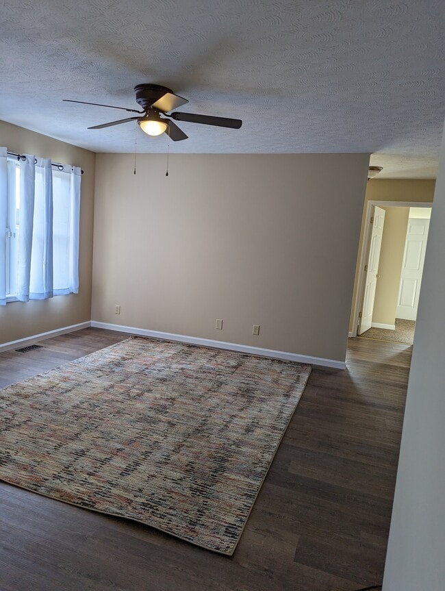 Building Photo - 816 Emma Dr