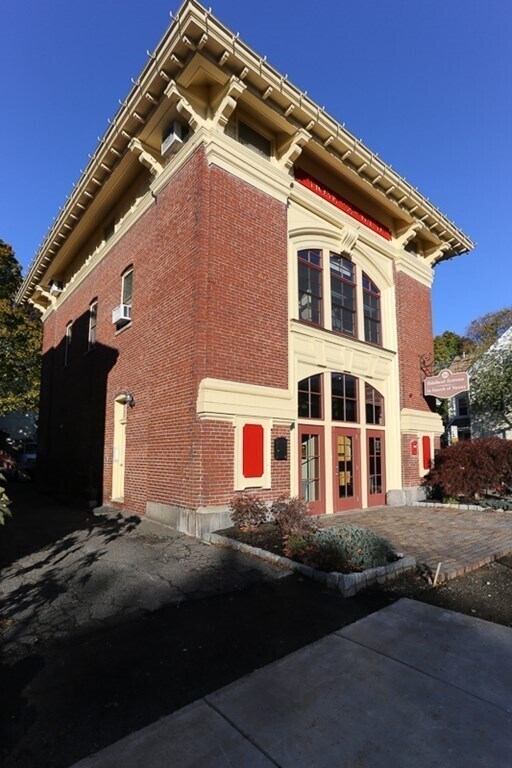 30 Rantoul St Unit 3R, Beverly, MA 01915 Room for Rent in Beverly, MA