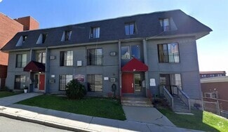 Building Photo - 37 Blossom St