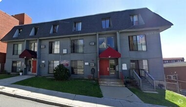 Building Photo - 37 Blossom St