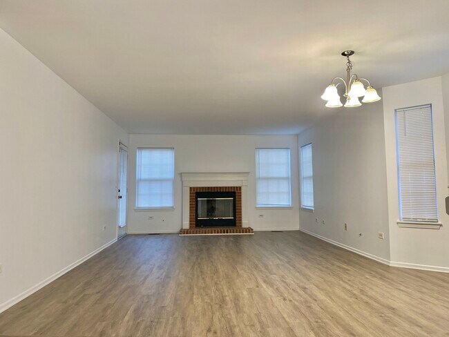 Building Photo - 2817 Effingham Ct