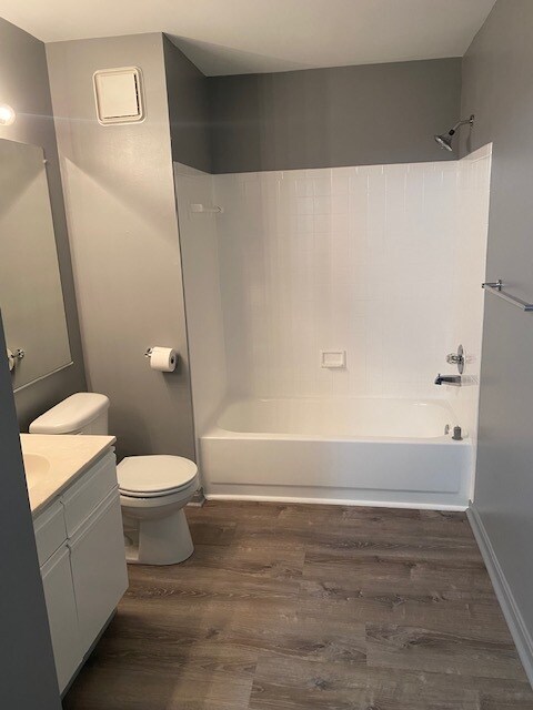 Pasillo / Segundo baño - 10304 Westridge Dr