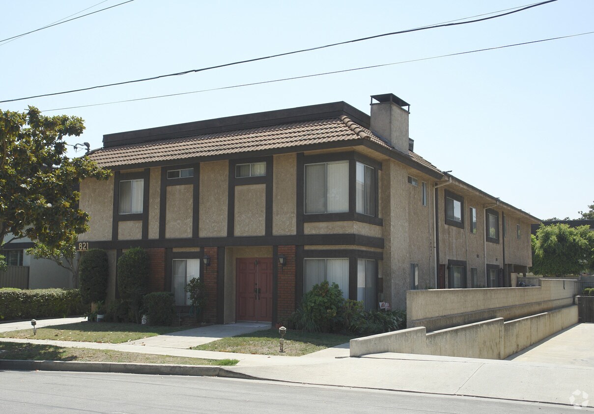 Building Photo - 821 N Monterey St