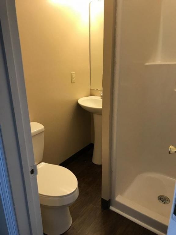 Building Photo - 105 Buckley St