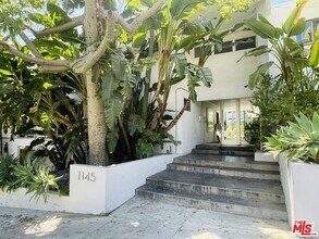 Building Photo - 1145 Larrabee St