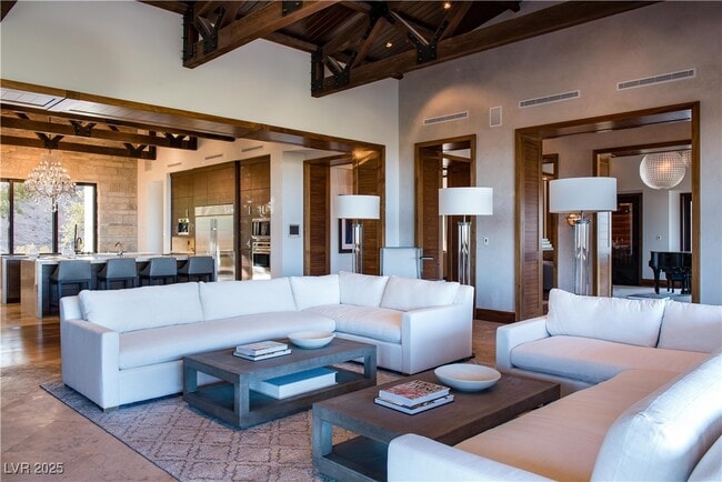 Building Photo - 5 Promontory Pointe Ln