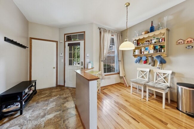 Building Photo - 2085 S Lincoln Ave