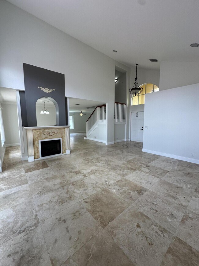 Building Photo - 5877 Las Colinas Cir