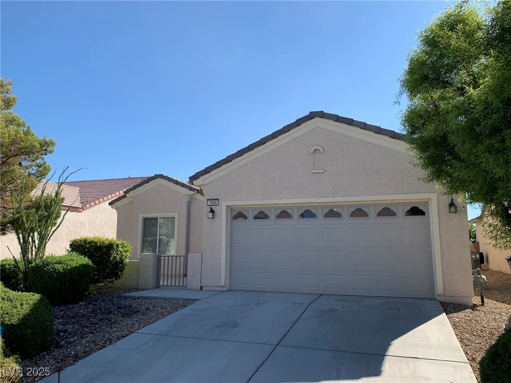 Primary Photo - 7404 Petrel St