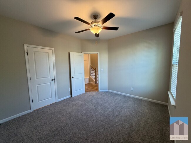 Foto del edificio - 2590 Morehead St