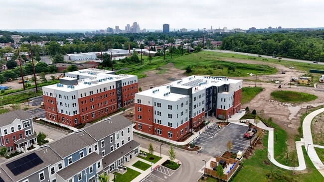 Building Photo - Heights at Village at Park River