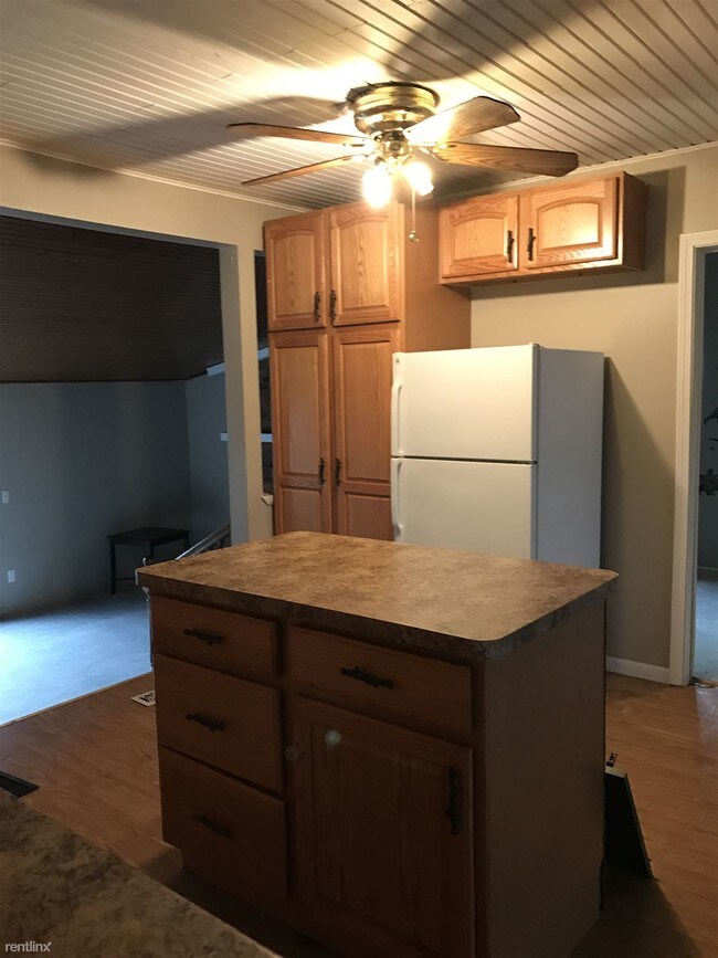 Building Photo - 21411 Collingham Ave