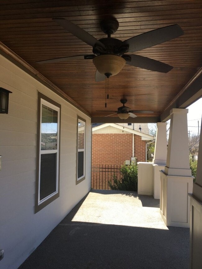 Building Photo - East Nashville Beauty